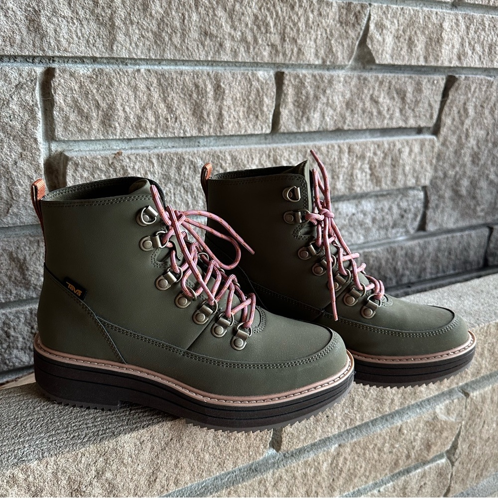 Teva Mid-Form Boot — Army Green (Women’s 7.5)